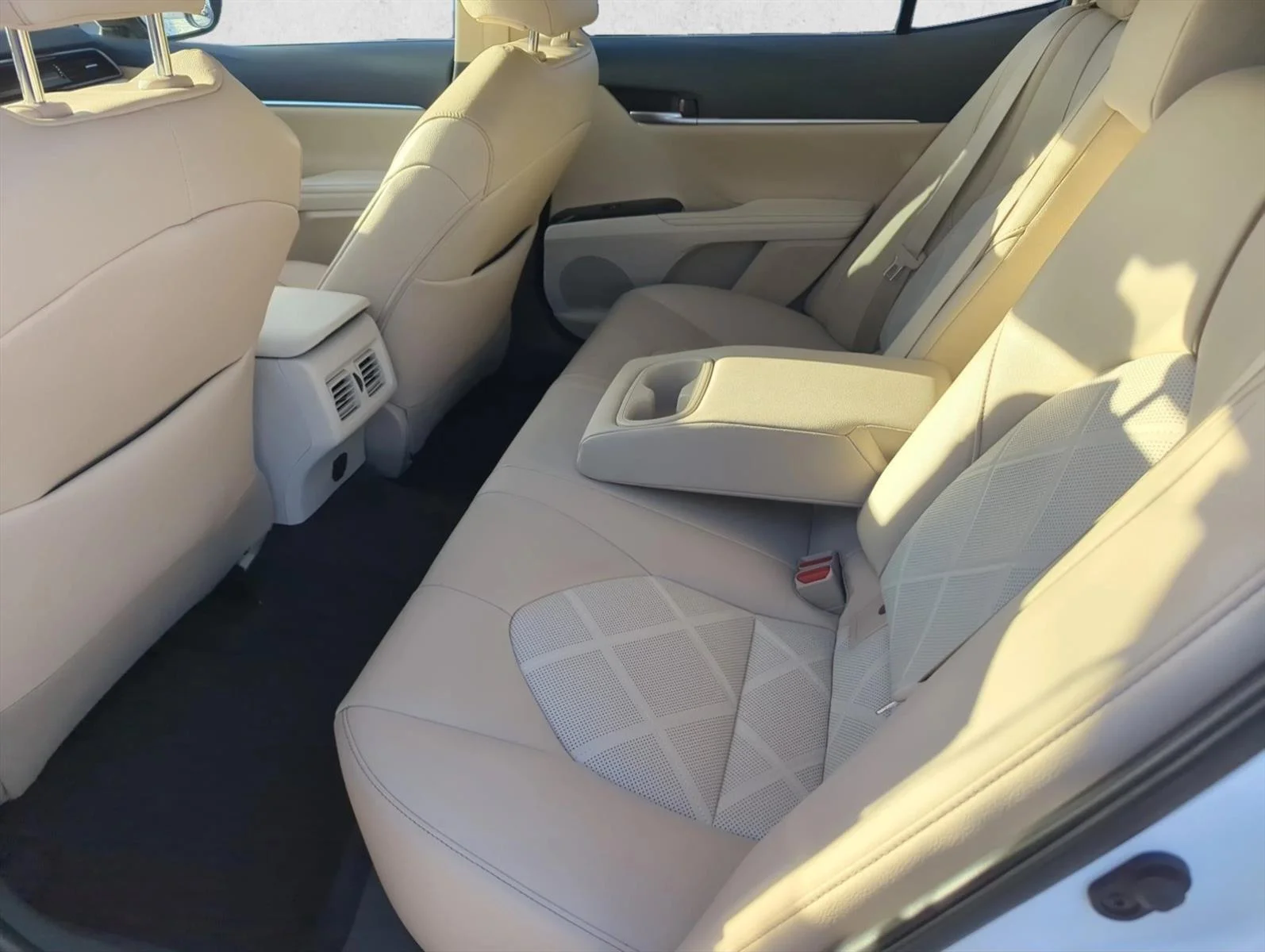 Used 2019 Super White Toyota XLE image 7