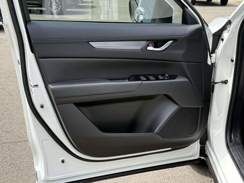 Used 2025 White Mazda 2.5 S Preferred Package image 27