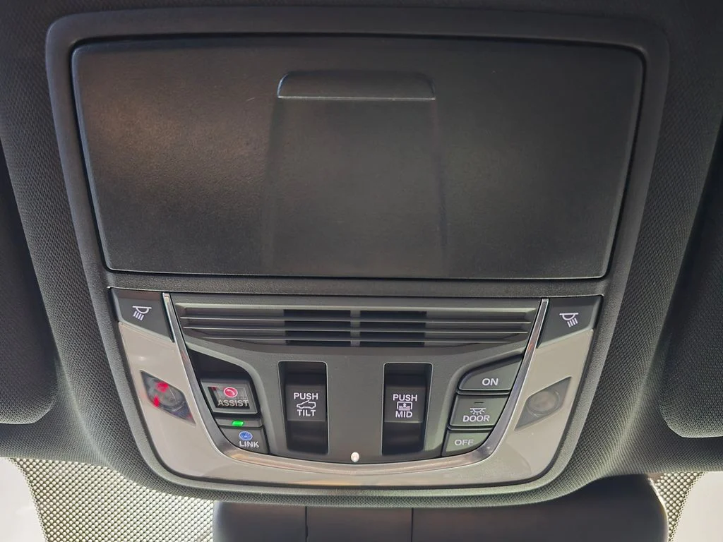 Used 2022 White Acura A-Spec Package image 19