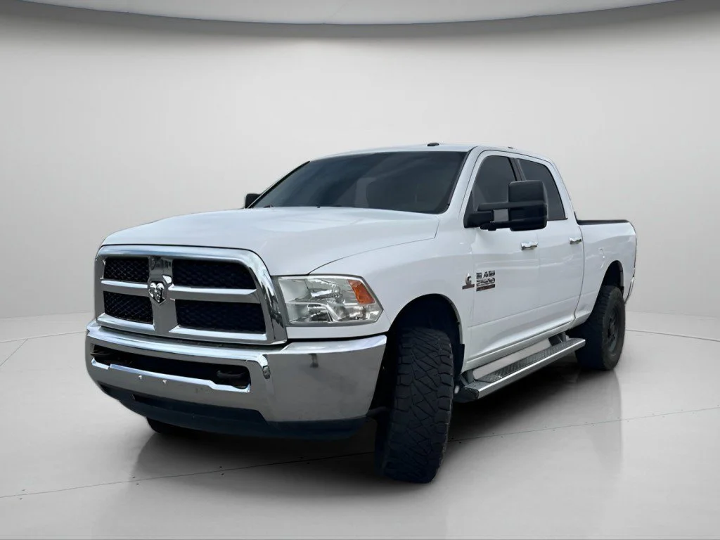 Used 2014 Bright White Clearcoat Ram SLT image 16