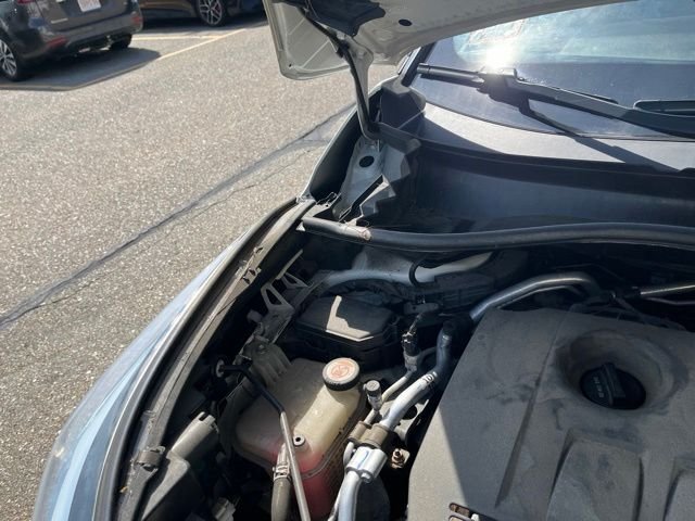 Used 2019 White Toyota XLE image 22
