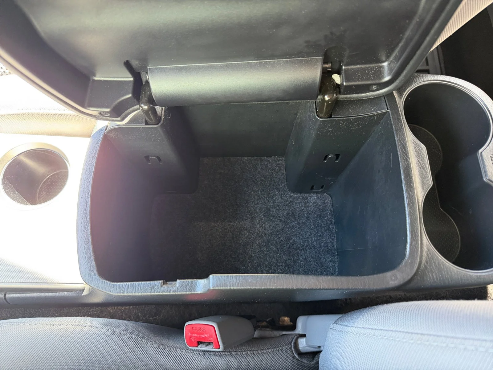Used 2014 Super White Toyota Base image 26