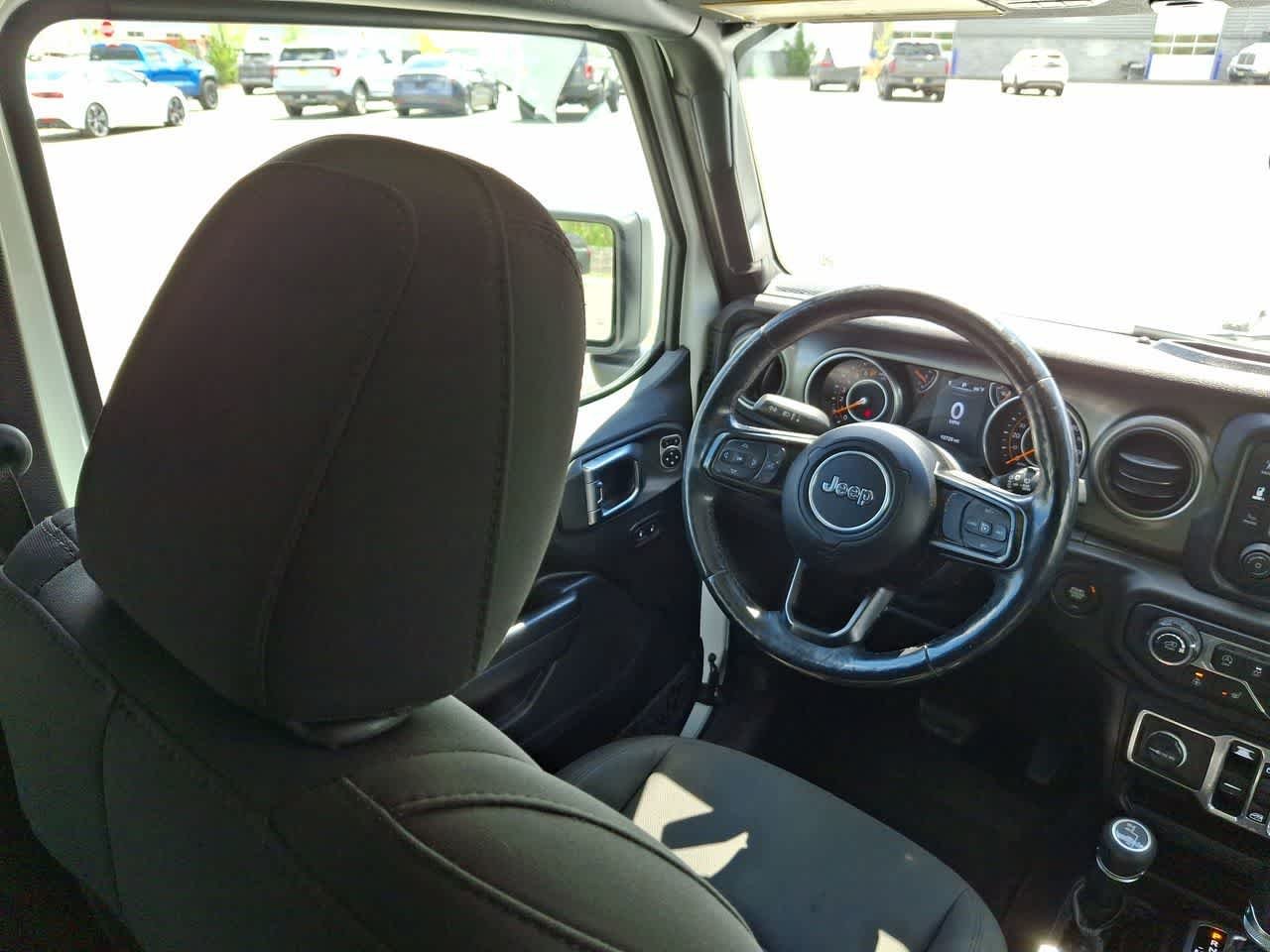 Used 2018 Bright White Clearcoat Jeep Sport S image 15