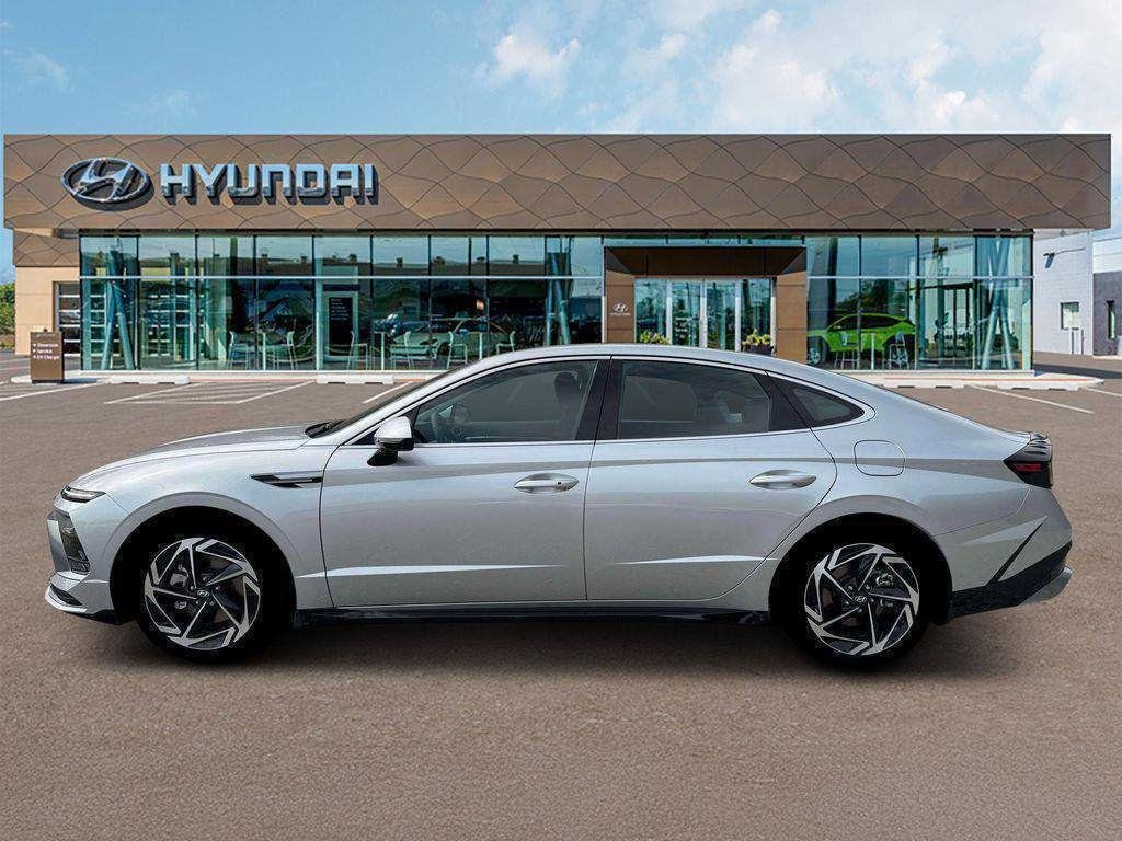 New 2026 Silver Hyundai SEL Sport image 3