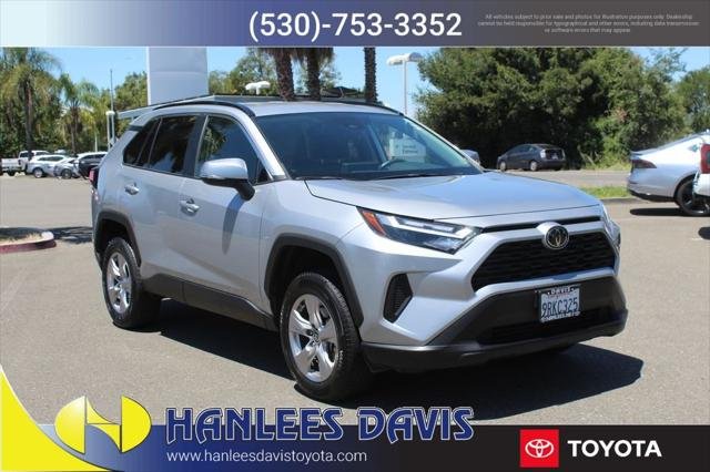 2025 Toyota RAV4 XLE - Photo 5