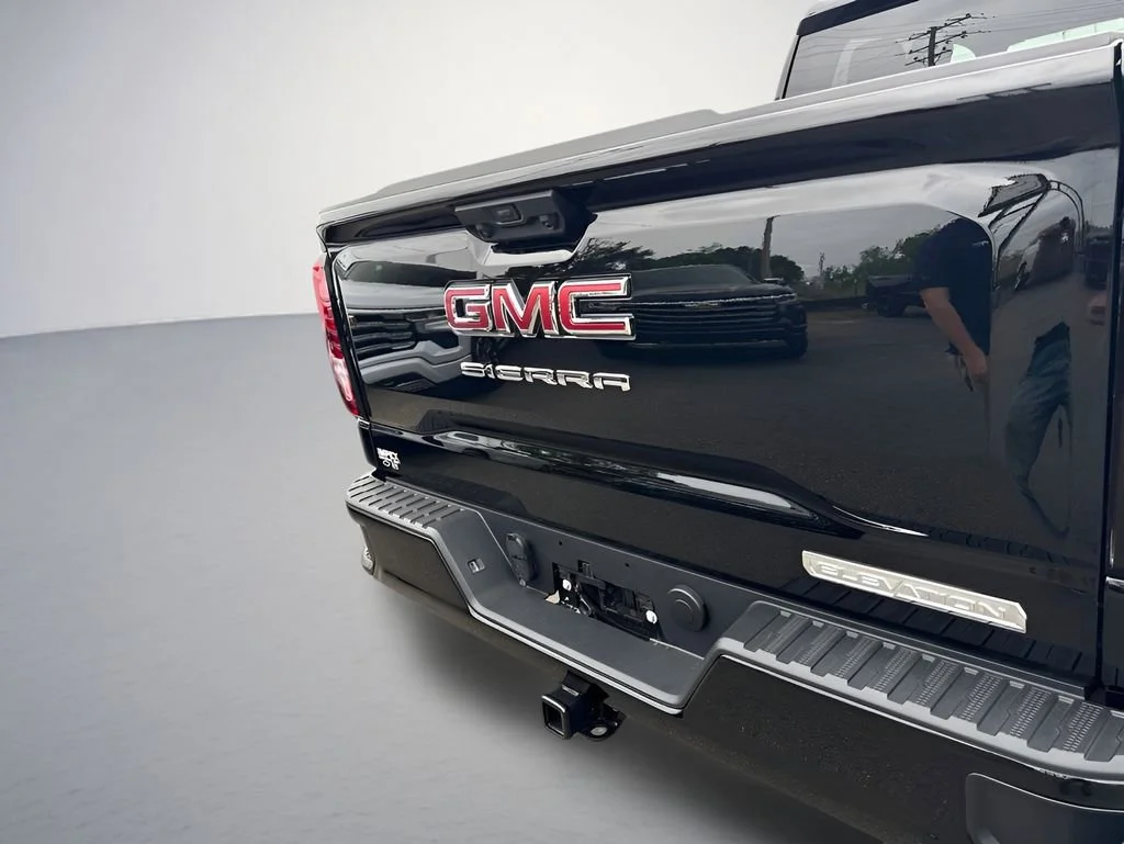 Used 2026 Onyx Black GMC Elevation image 34