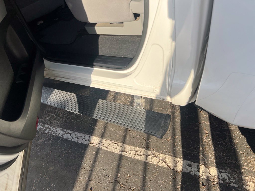 Used 2013 Super White Toyota Grade image 9