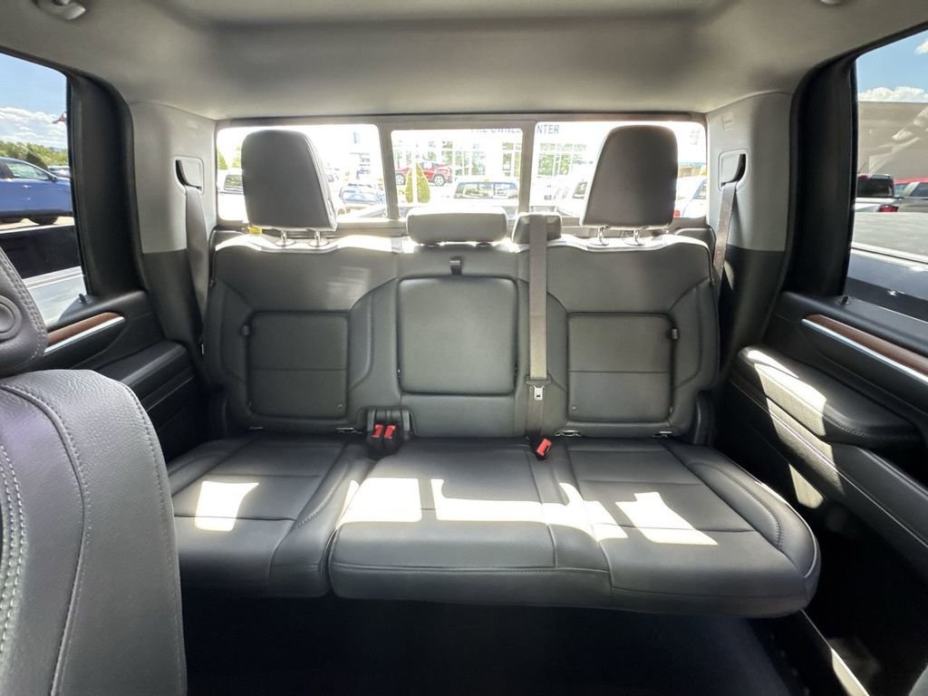 Used 2025 Sterling Metallic GMC Denali image 29