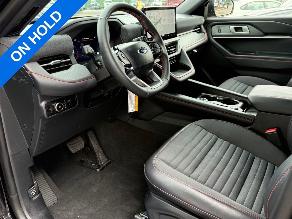 Used 2026 Agate Black Metallic Ford ST-Line image 21