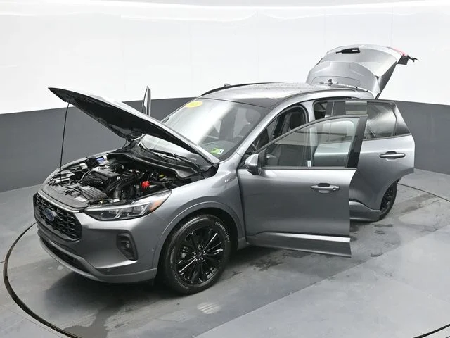 Used 2024 Gray Ford ST-Line Elite image 28