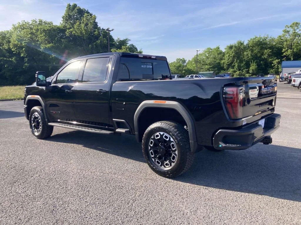 New 2026 Onyx Black GMC AT4 image 6