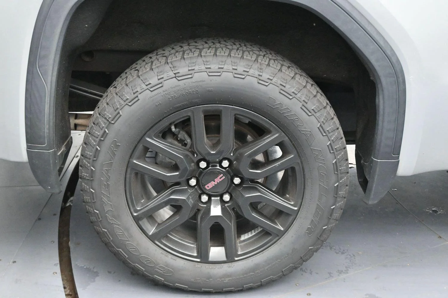 Used 2022 Quicksilver Metallic GMC Elevation image 32
