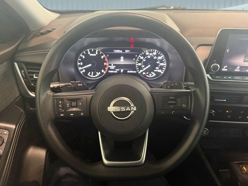 Used 2022 White Nissan S image 10