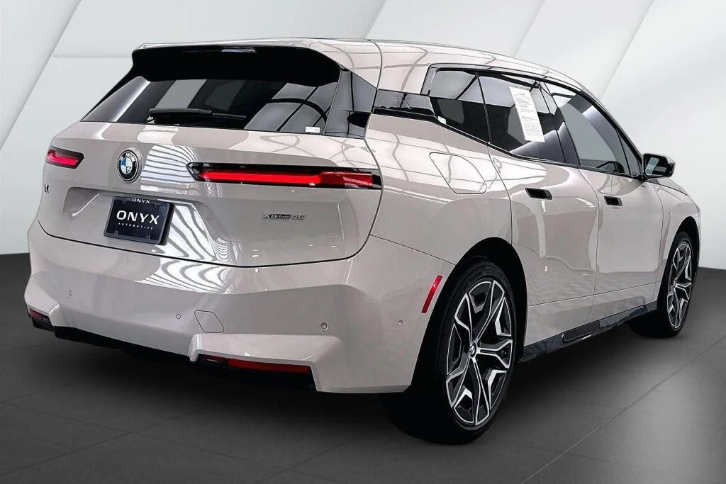 New 2026 Dune Grey Metallic BMW xDrive45 image 5