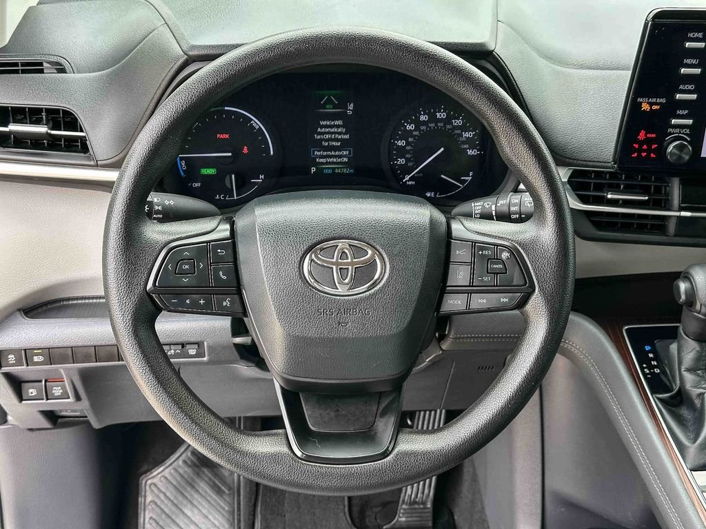 Certified Used 2022 White Toyota LE image 27