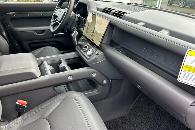 New 2026 Woolstone Green Land Rover X-Dynamic SE image 14