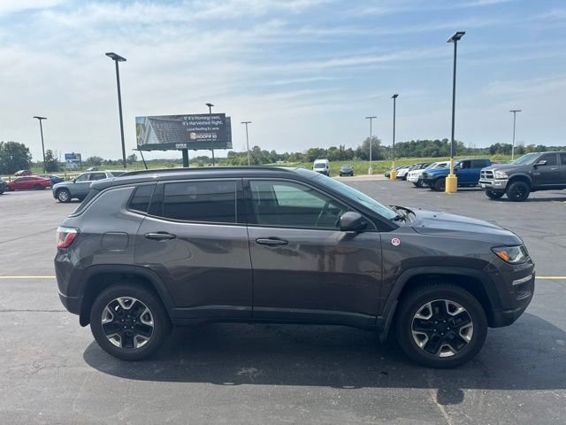 Used 2018 Granite Crystal Metallic Clearcoat Jeep Trailhawk image 5