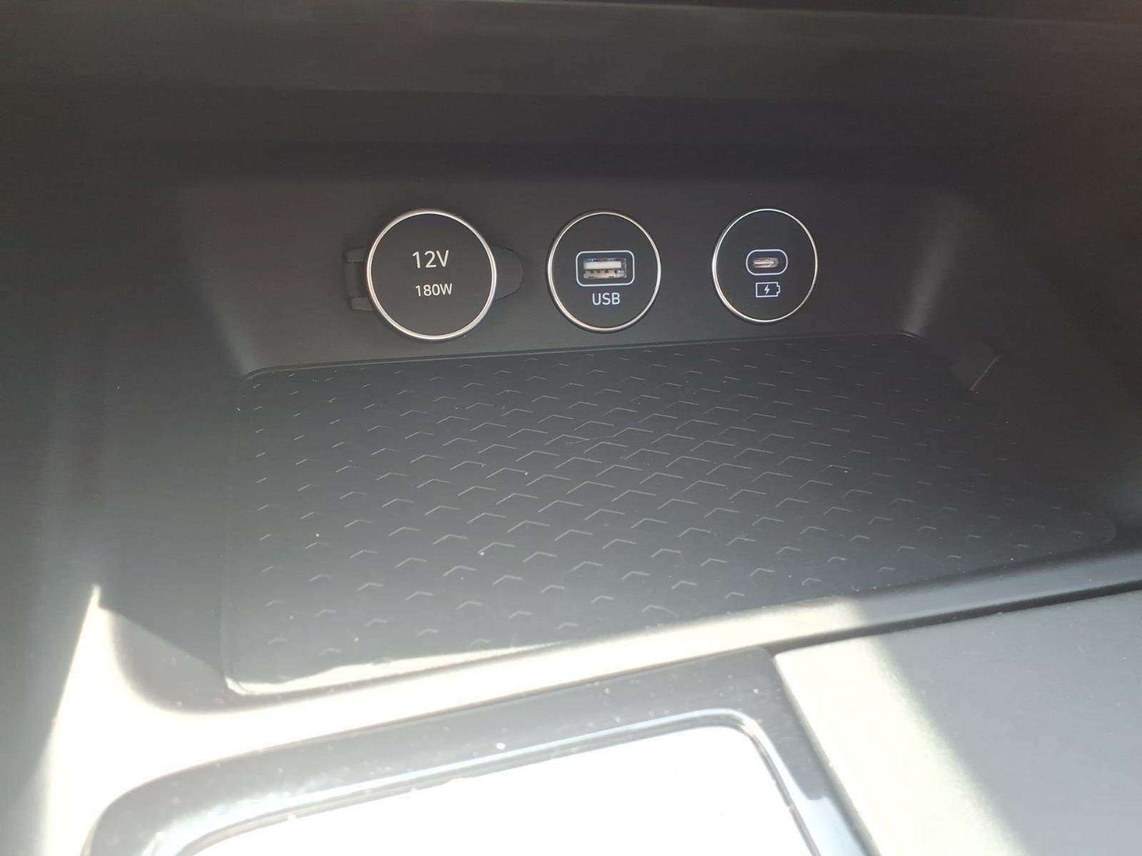 2025 GENESIS G70 Standard - Photo 28