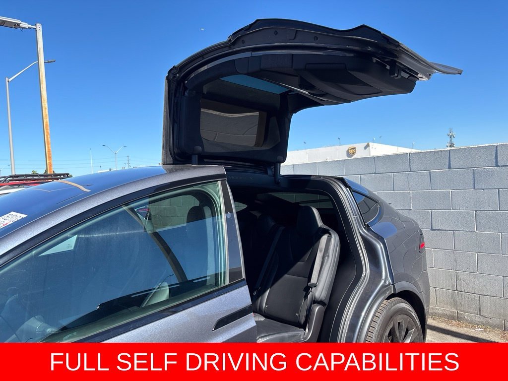 Used 2023  Tesla Standard Range image 15