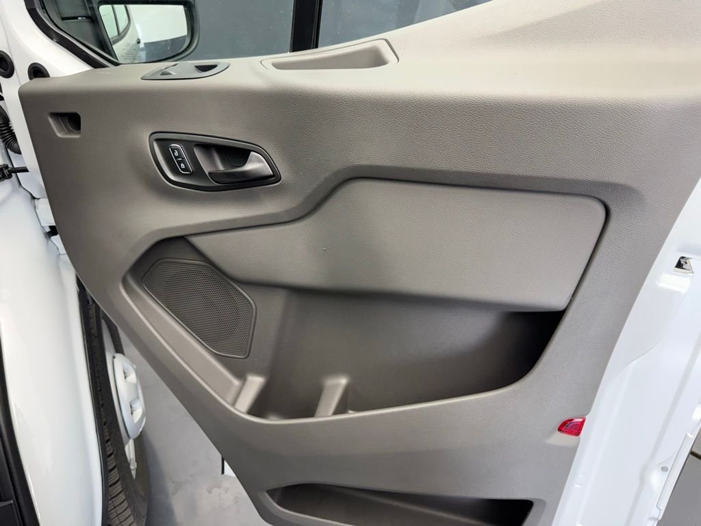 New 2026 Oxford White Ford Cargo Van image 39