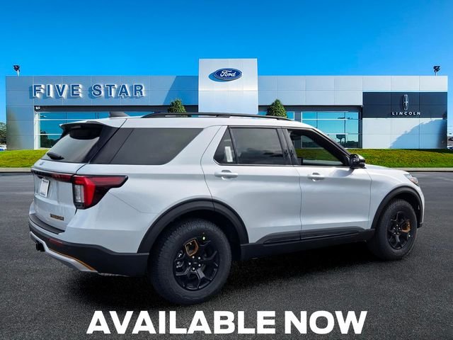 New 2026 Space White Metallic Ford Tremor image 9