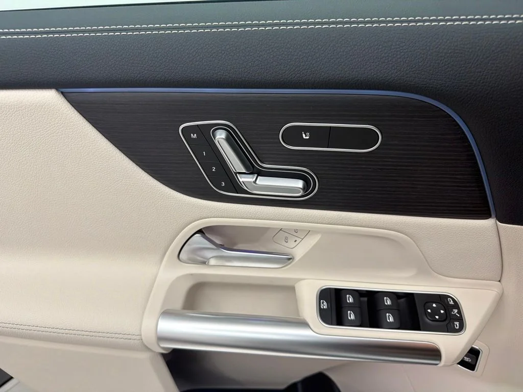New 2026 White Mercedes-Benz GLA 250 image 19