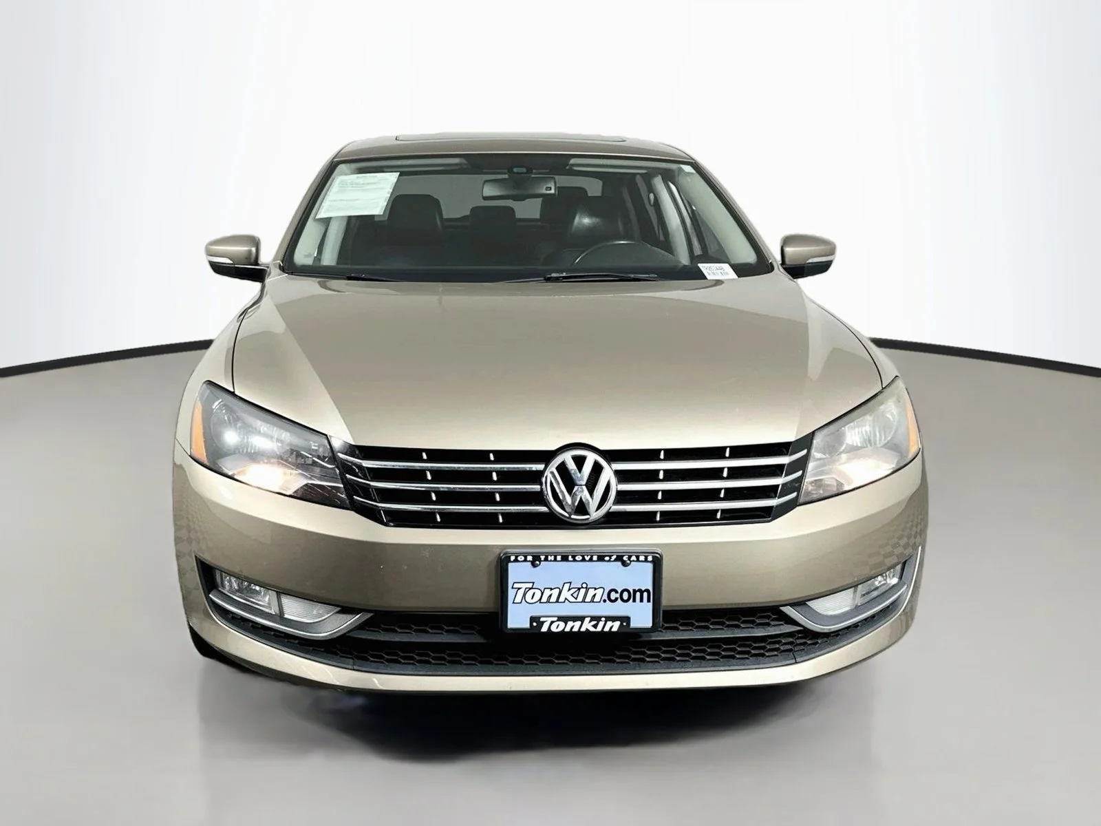 Used 2015 Volkswagen Passat SEL Premium with VIN 1VWCV7A32FC092121 for sale in Portland, OR