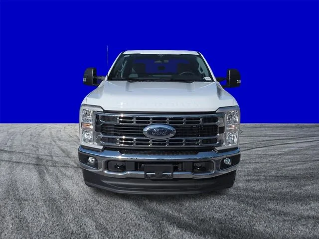 New 2026 Oxford White Ford F-250® XLT image 8