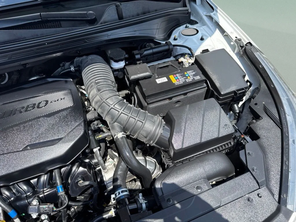 Used 2023 Snow White Pearl Kia GT image 38