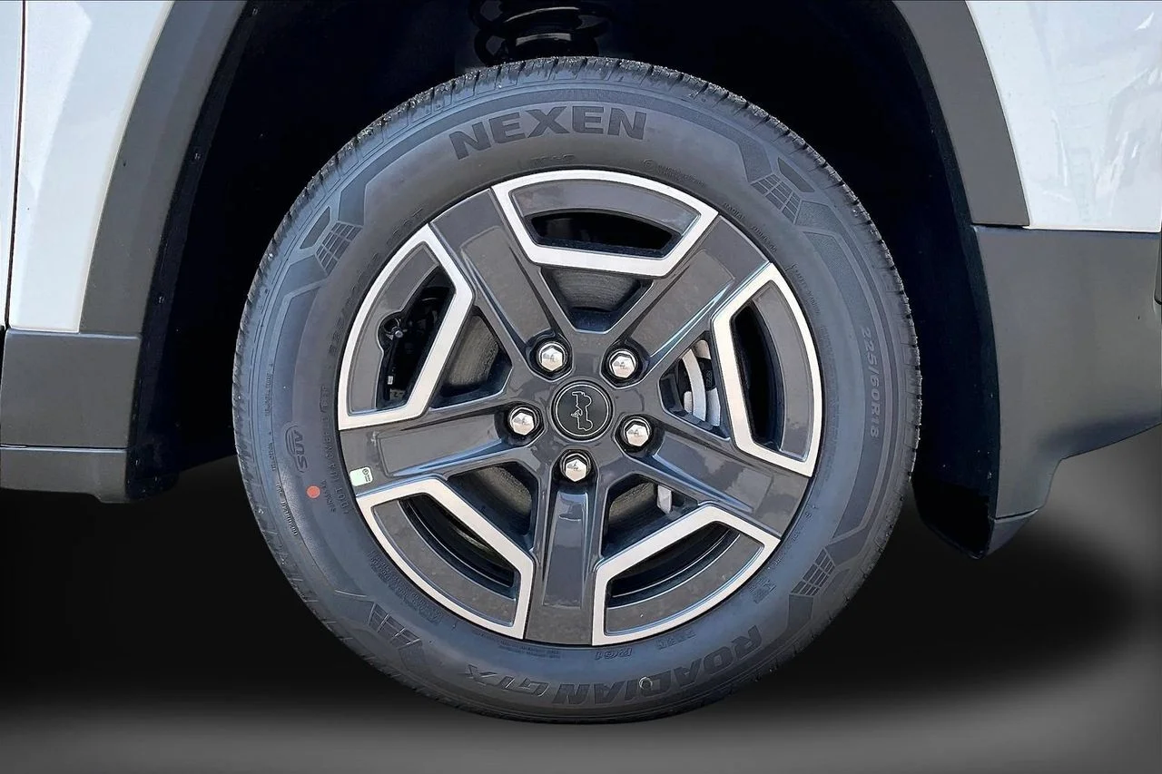 New 2026 Bright White Clearcoat Jeep Laredo image 27