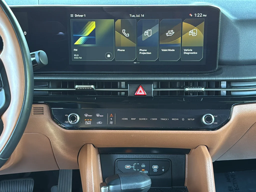 Used 2026 Black Kia X-Line image 18