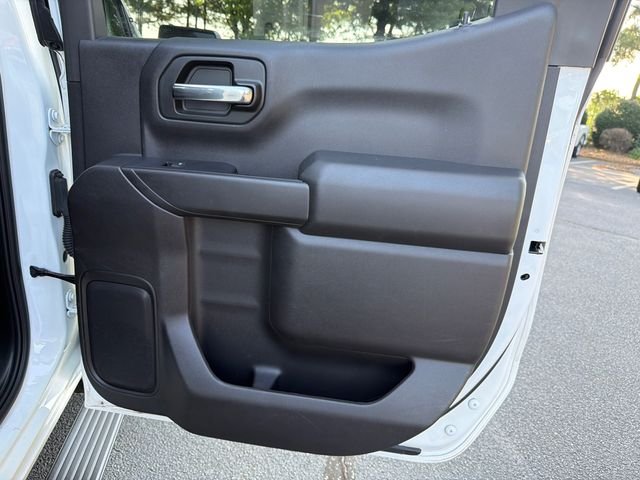 Used 2023 White Chevrolet Custom image 16