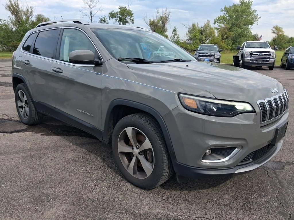 Used 2019 Gray Jeep Limited image 6