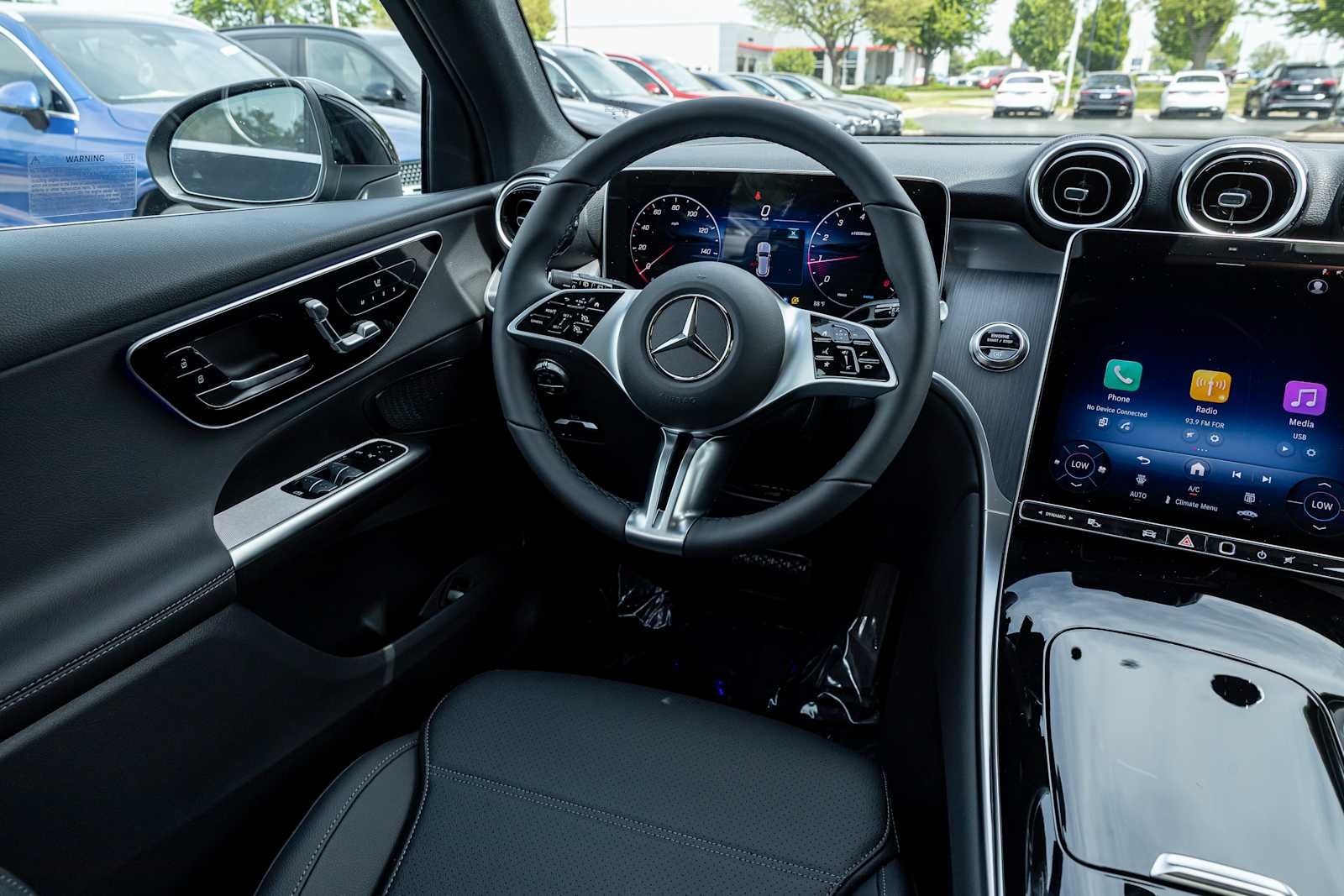 New 2026 BLACK Mercedes-Benz GLC 300 image 7