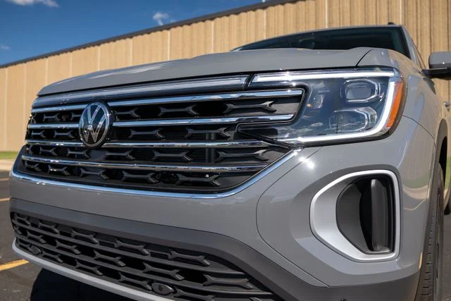 2026 Volkswagen Atlas SE w/Tech - Photo 9