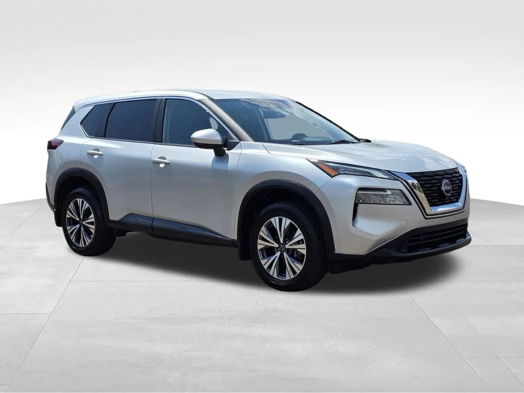 Used 2023 Silver Nissan SV image 4