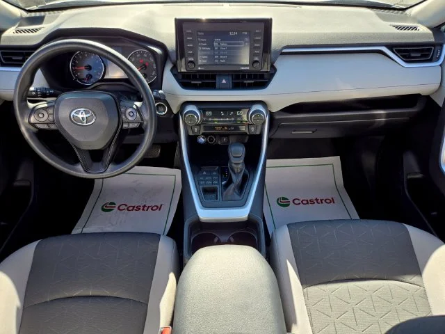 Used 2021 Silver Toyota XLE image 14