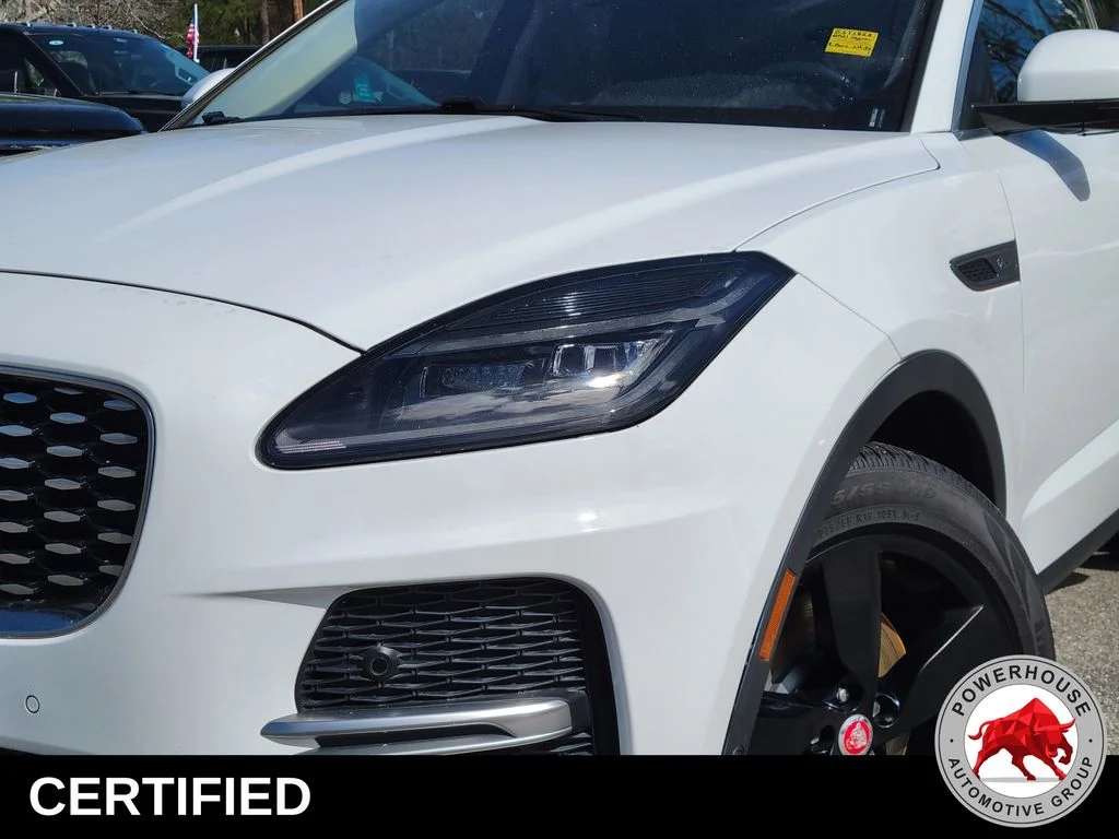 Used 2021  Jaguar P250 SE image 11