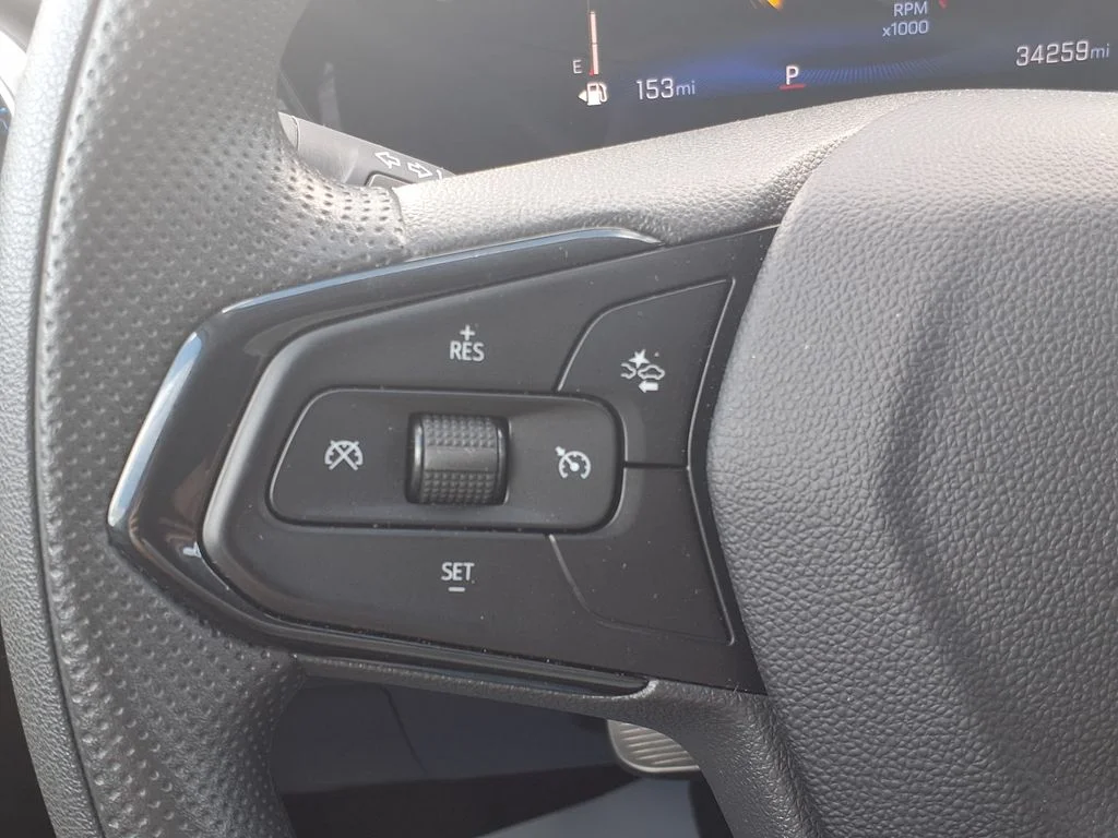 Used 2025 Gray Chevrolet LT image 27