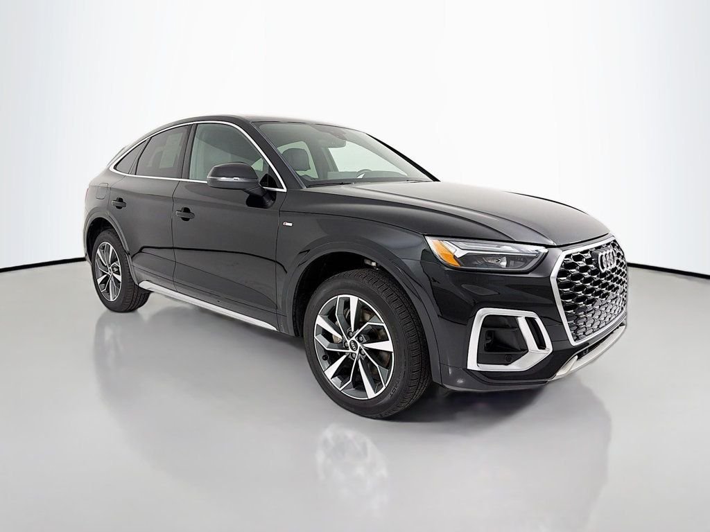 2022 Audi Q5 Sportback 45 Premium's photo