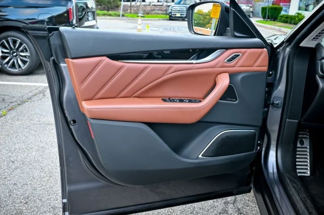Used 2022 GRAY Maserati Modena image 20