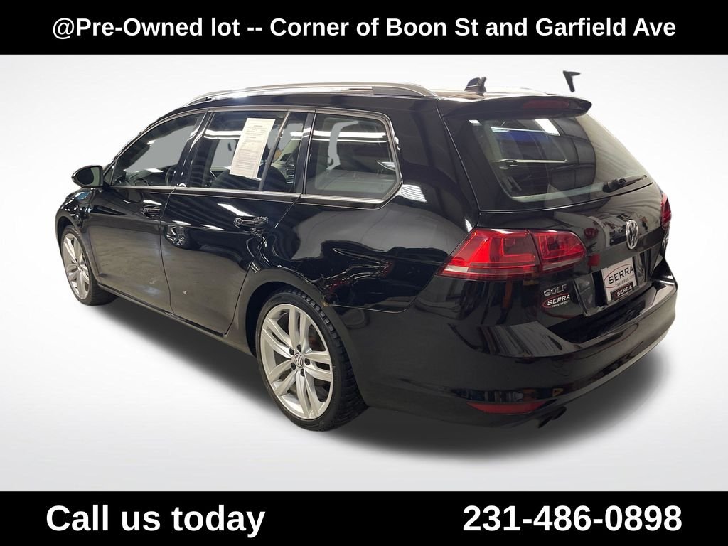 Used 2015  Volkswagen SEL image 4