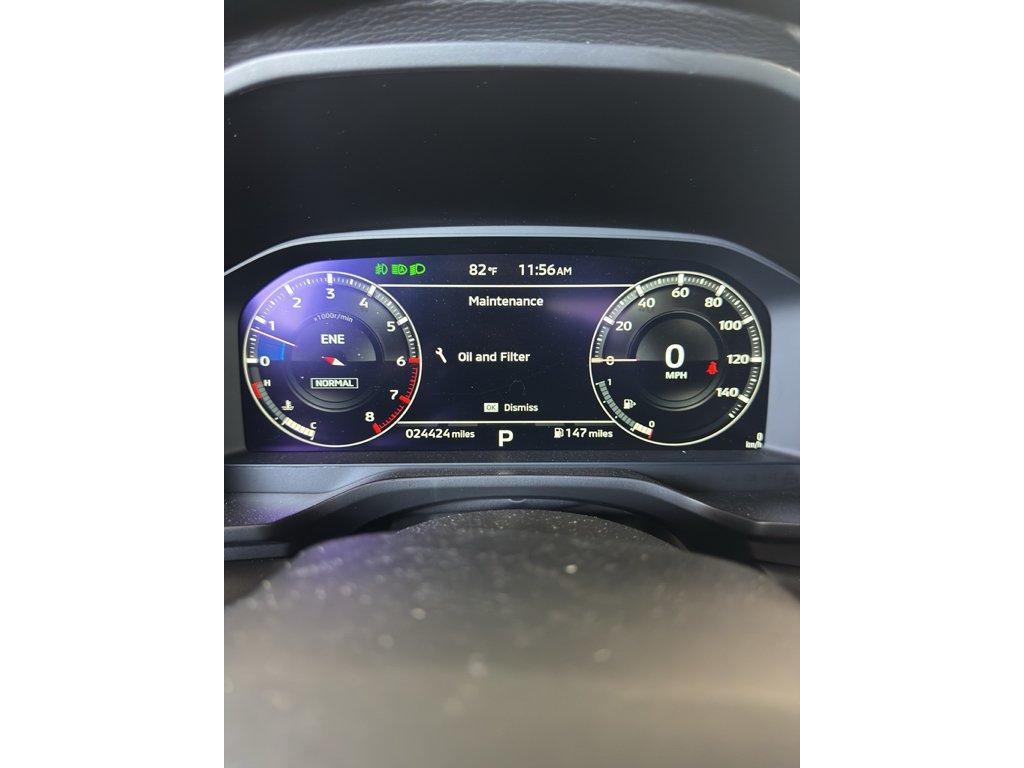 Used 2024 White Diamond Mitsubishi SE Black Edition w/Pano Roof image 32