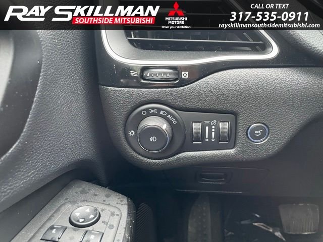 Used 2023 Black Jeep Altitude image 14