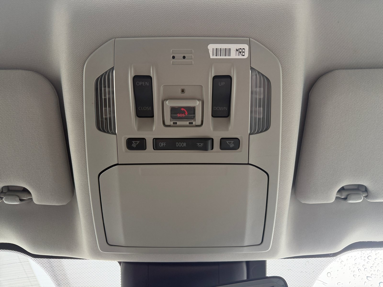 Used 2022 Amber Toyota XLE image 27