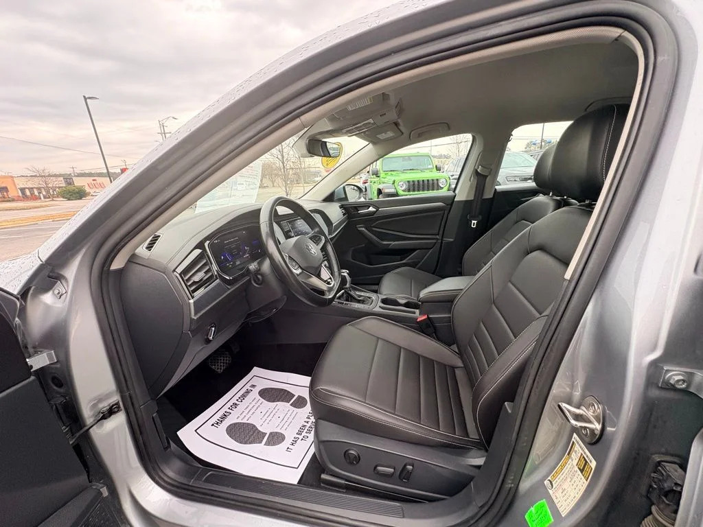 2024 Volkswagen Jetta SE - Photo 18