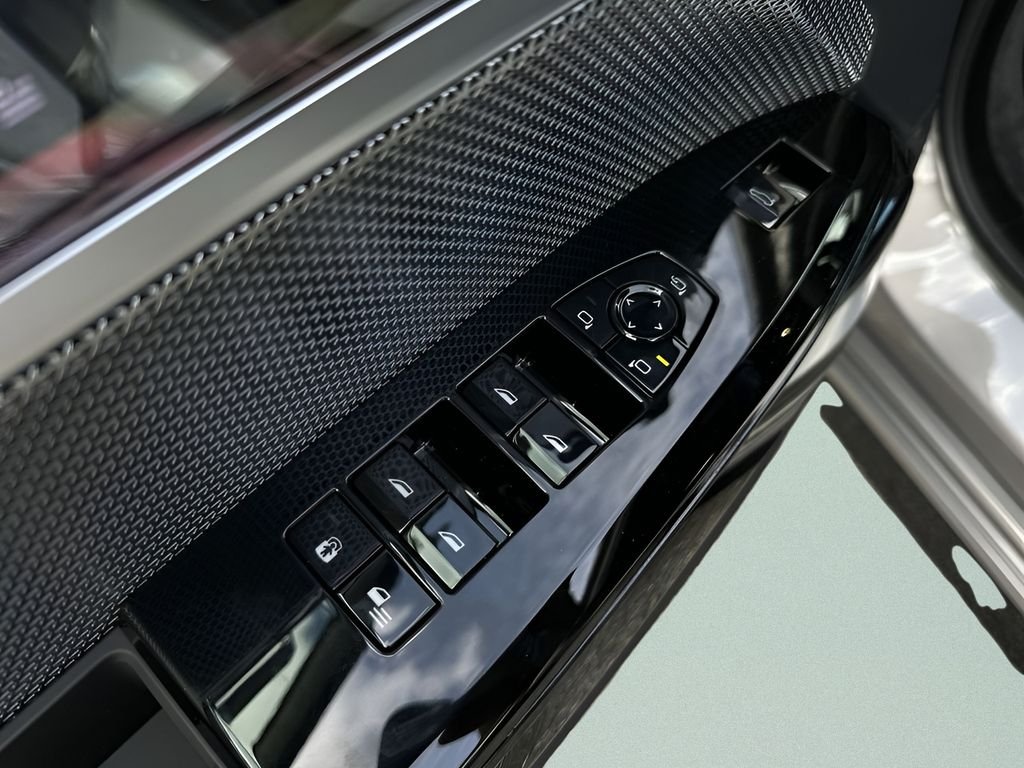 2026 BMW 7 Series 740i - Photo 17