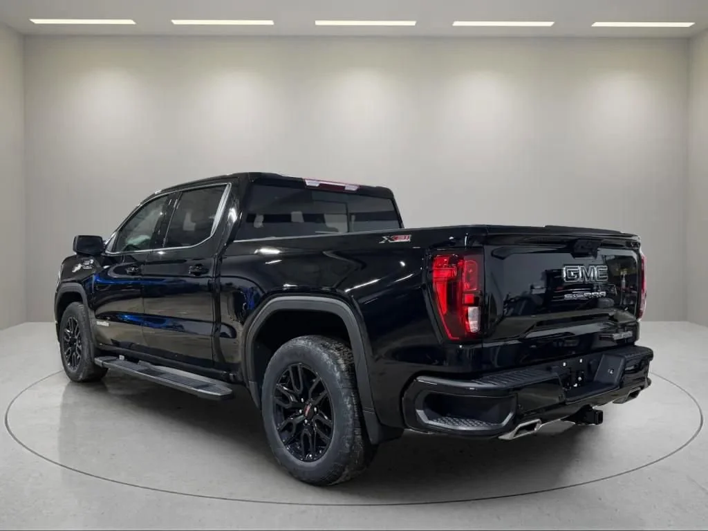 Used 2024 Onyx Black GMC Elevation image 3