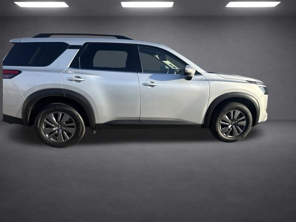 Used 2025 Silver Nissan SV image 19