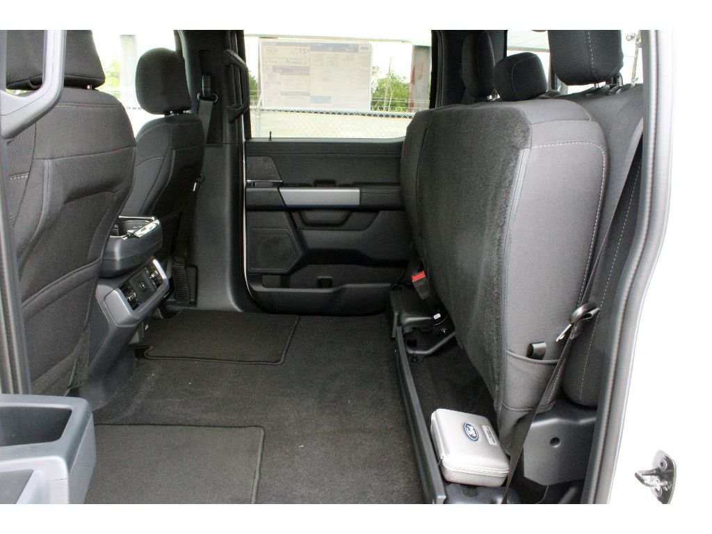 New 2026 Oxford White Ford XLT image 25